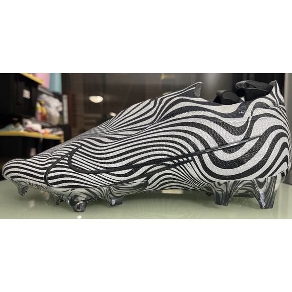 nike vapor zebra